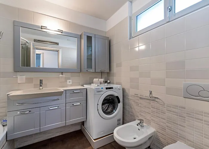 Art - Happy Apartment